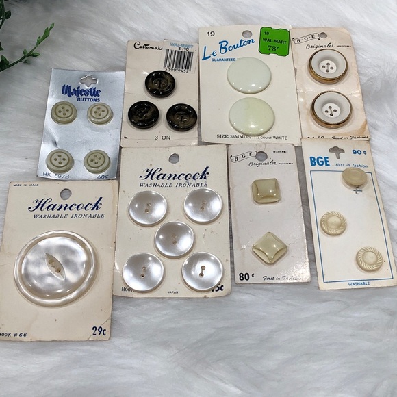 Button bundle - Picture 2 of 2